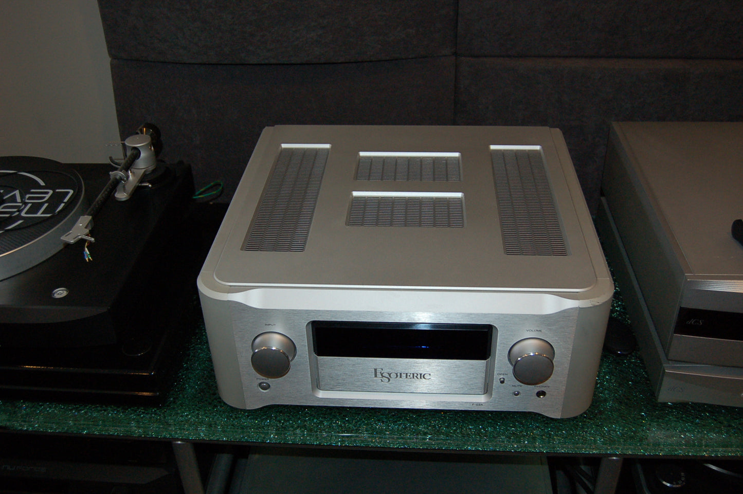 Esoteric F03a integrated amplifier -- TRADE IN