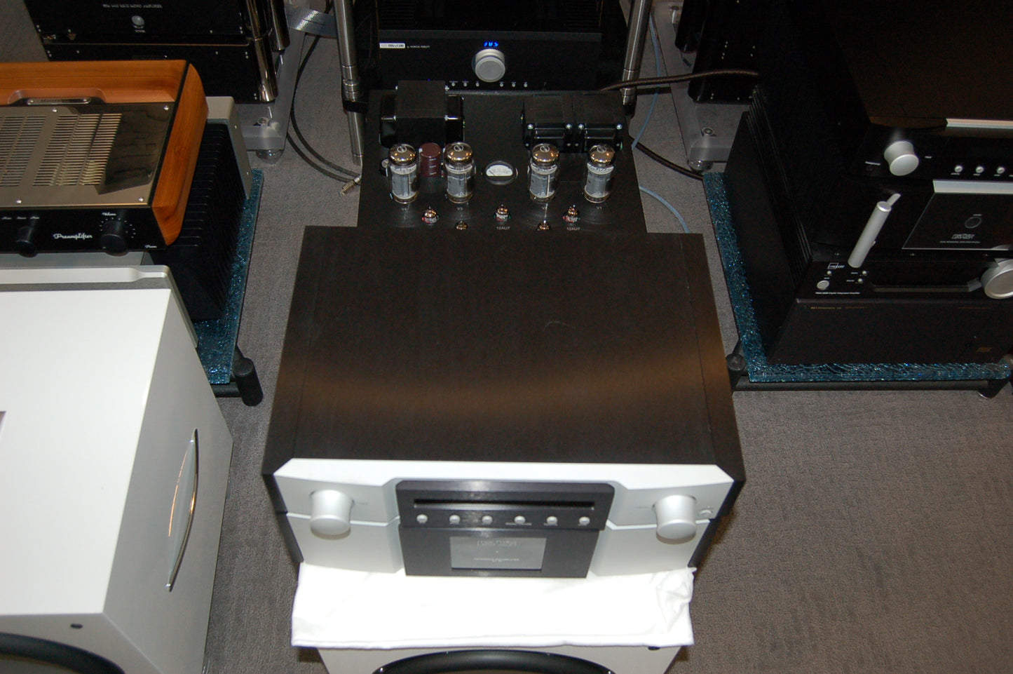 Mark Levinson No52 preamplifier (used)