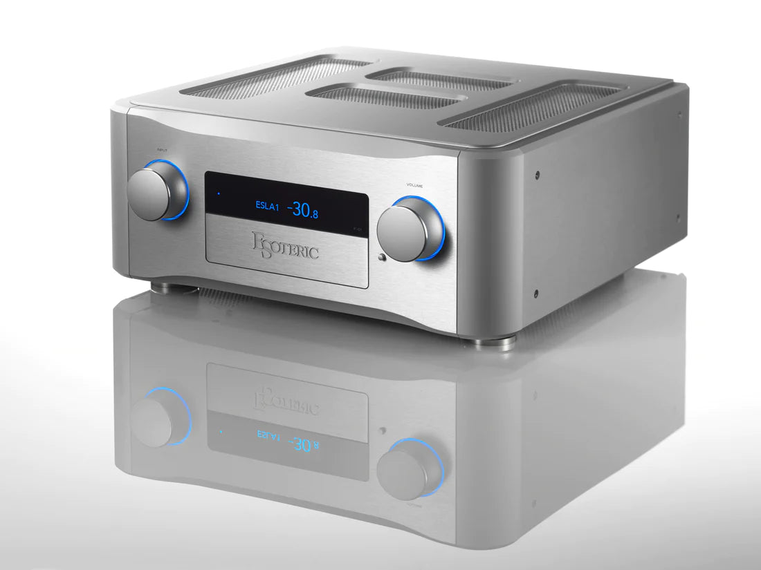 Esoteric F-01 Integrated amplifier side front view