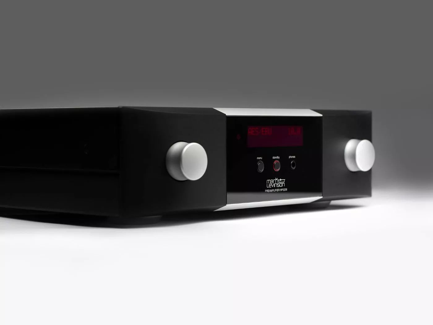 Mark Levinson - No 5206 Dual Mono Preamplifier side picture