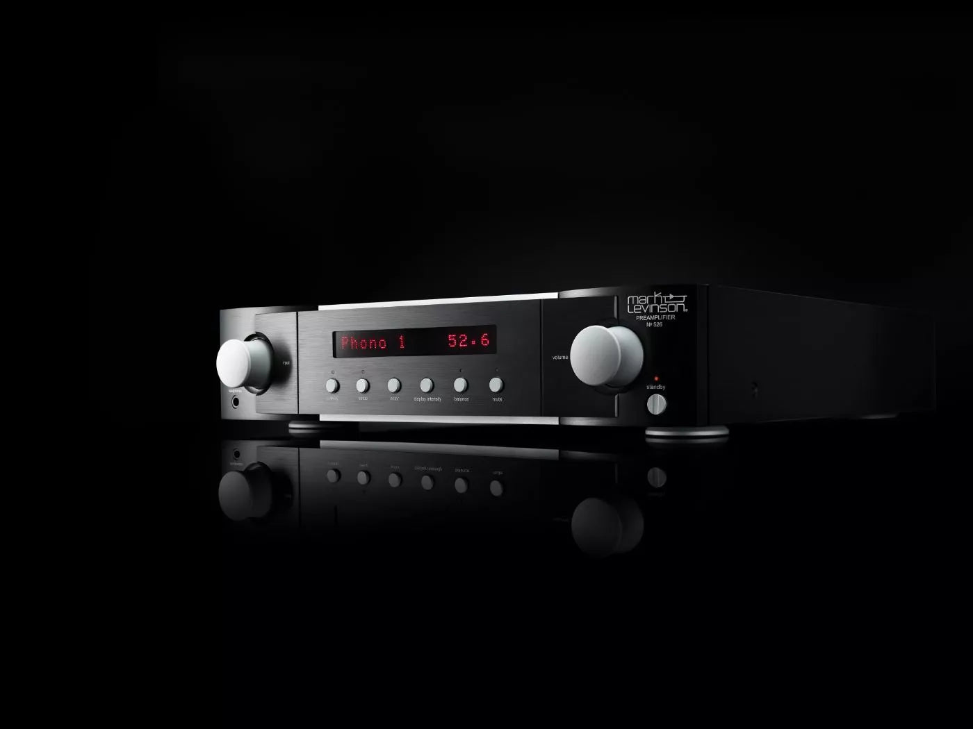 Mark Levinson - No 526 Preamplifier pic of the units side view