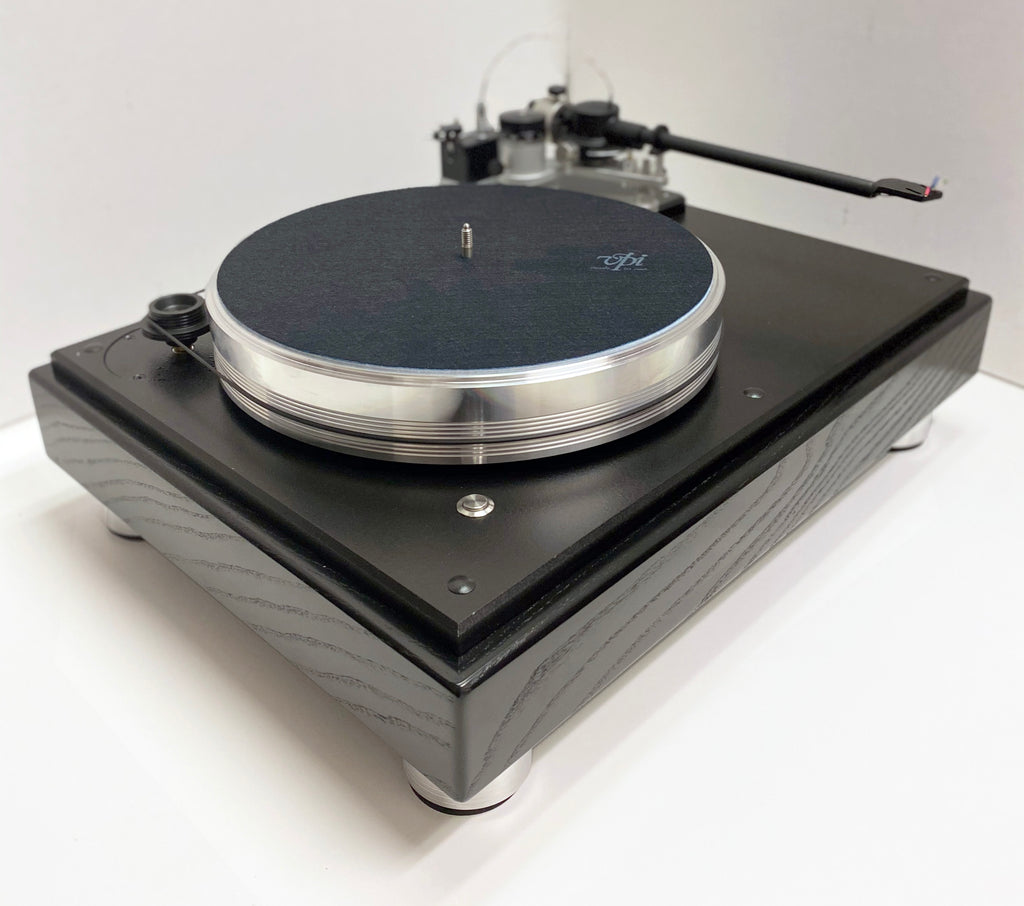 The VPI Classic Signature is the newest in the Classic line of turntables, which have long been VPI's best-selling tables and for good reason. Never before has VPI offered such a masterpiece in this price range.