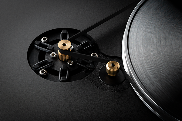 Clearaudio Signature turntable motor detail