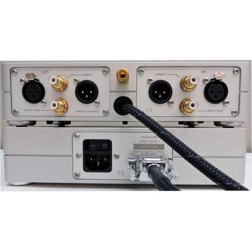 The sleek casing is crafted from precision-milled aluminium, which is also available with an anodized black finish. As well as the usual RCA outputs, the balance V2 features balanced XLR outputs and a 6.3 plug headphone output. All RCA inputs and outputs are gold-plated for superior signal transmission.