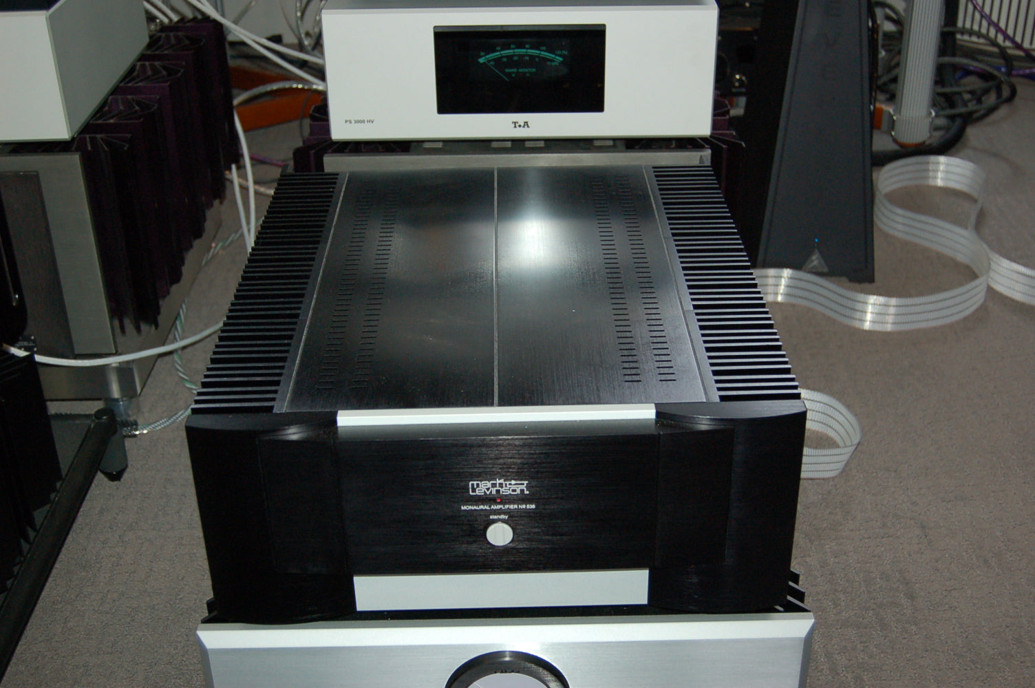 アンプ Mark Levinson Power Amplifier Mark Levinson No536 Monaural Power Amplifier (each) – Upscale Audio