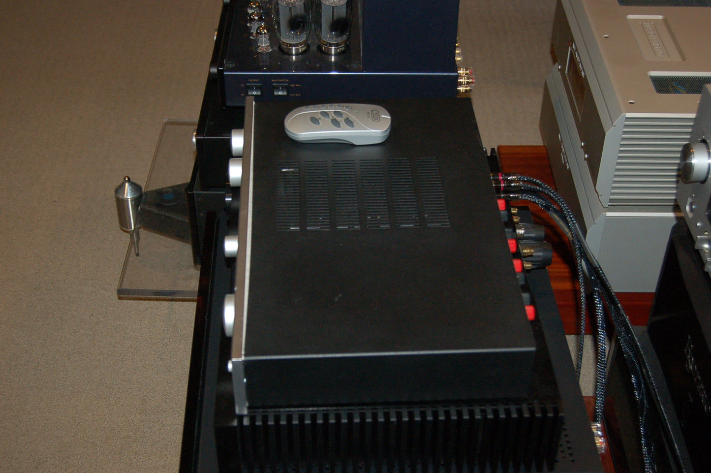 Creek 5350SE integrated amplifier-side view1