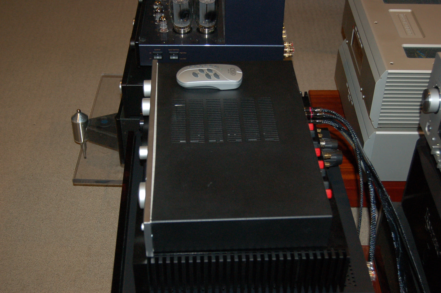 Creek 5350SE integrated amplifier-side view1