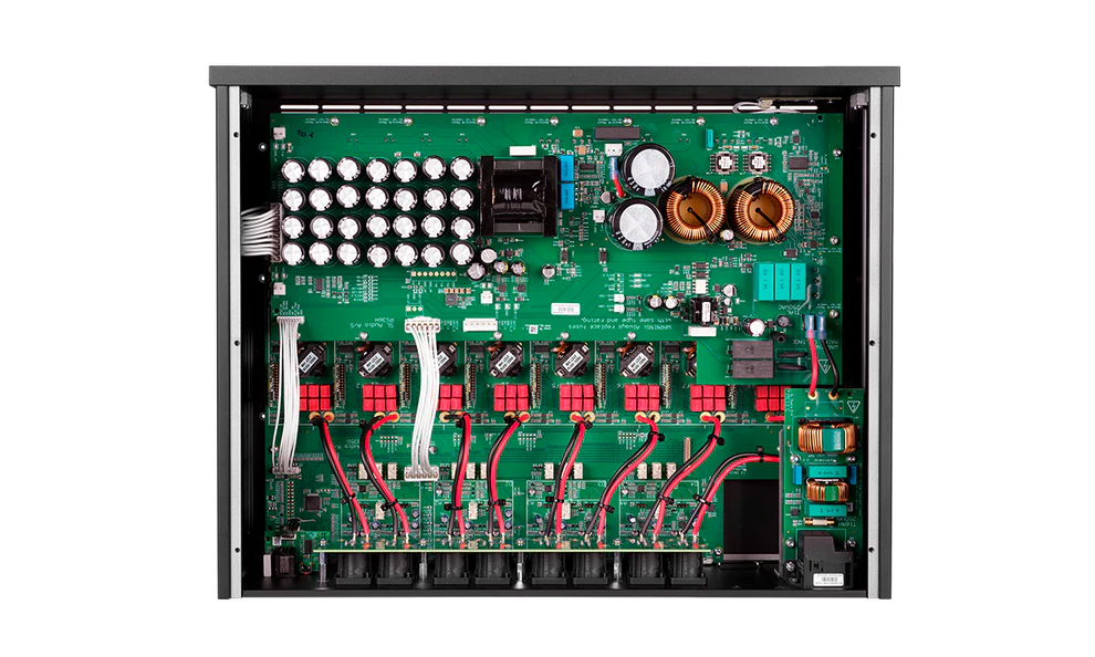 Lyngdorf MXA-8400 internal view 1