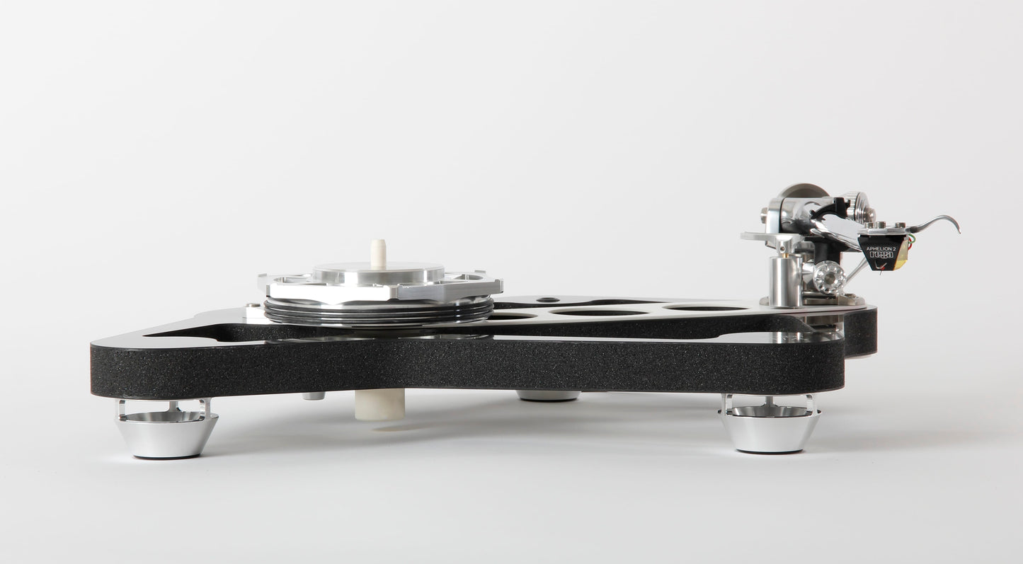 Rega  Naia Turntable