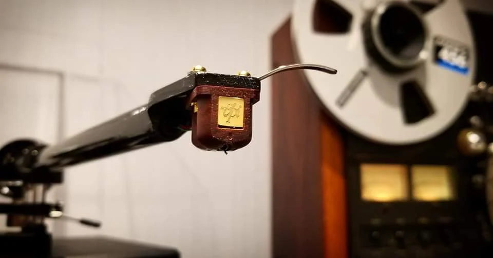 VPI Industries Anniversary MC Cartridge mounted on tonearm