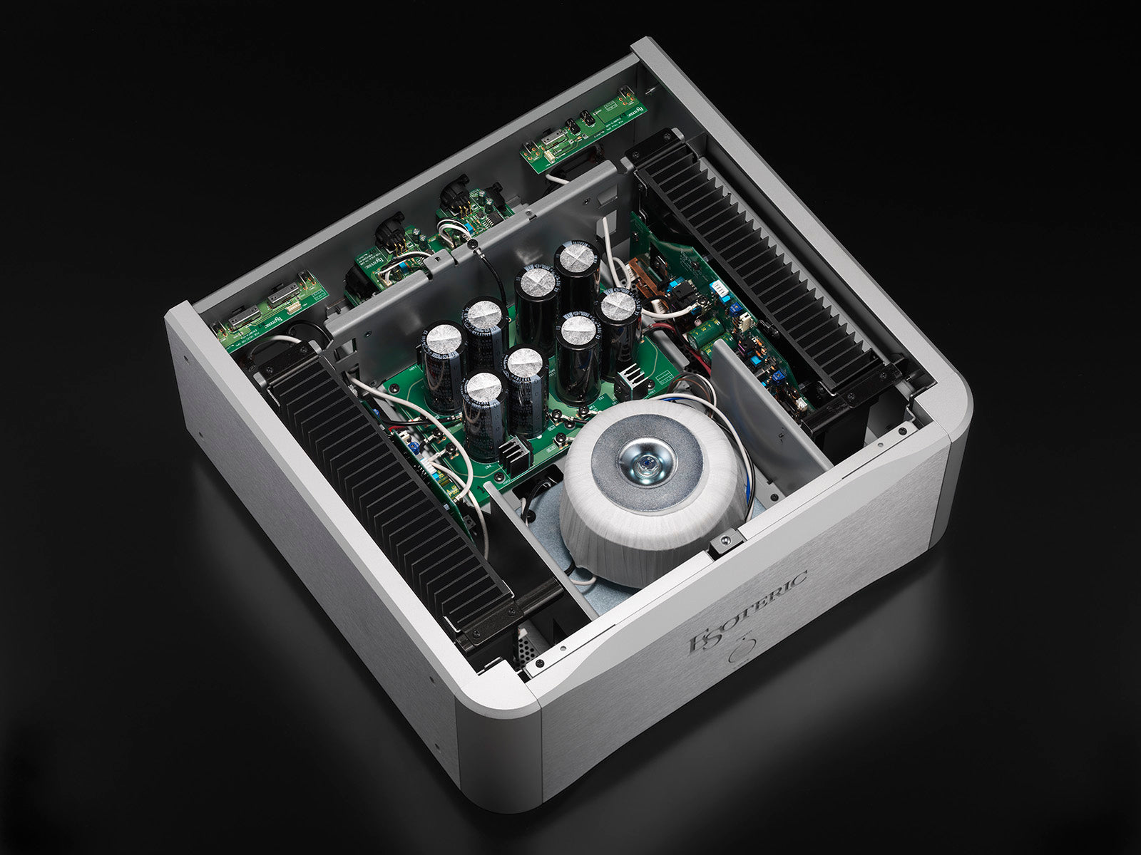 Esoteric S-05XE stereo amplifier internal view