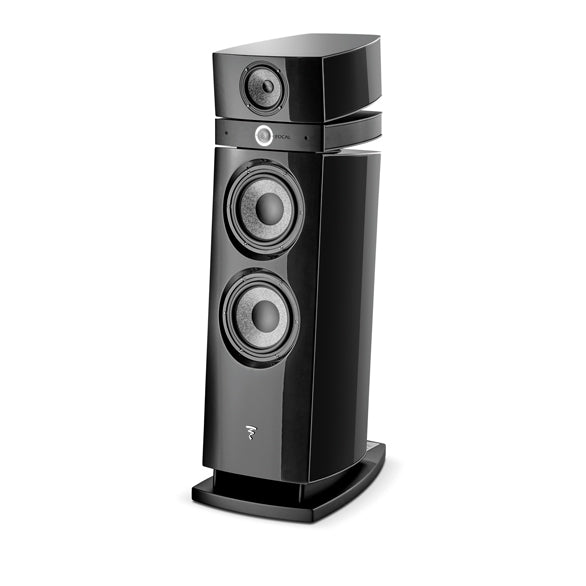 CONSISTENT BASS Maestro Utopia Evo has become a three-way floorstanding loudspeaker  to make it more versatile and easier to install in your room. The bass is very consistent but it still retains Maestro’s characteristic dynamic range and punch. 